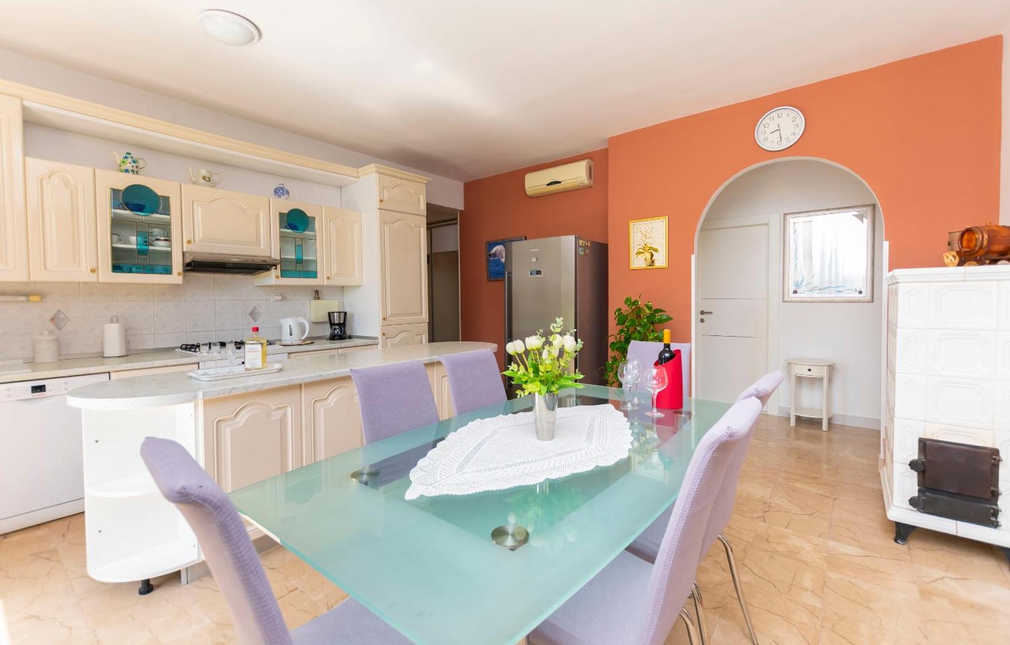 Apartment Ton?i